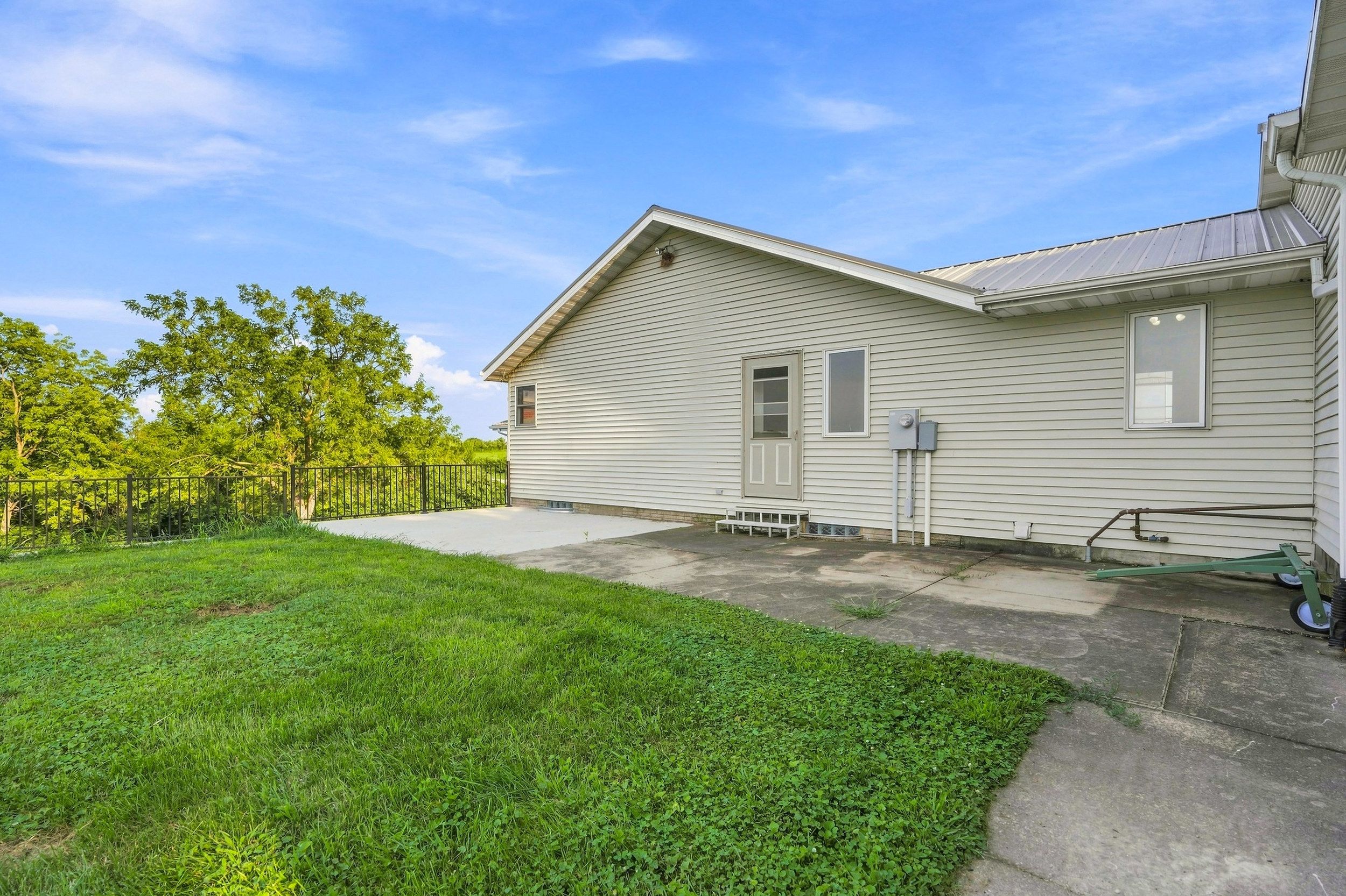 Listing Photo: 2960 160th St 0025-